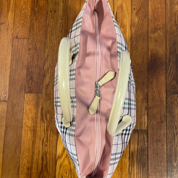 Beautiful Burberry Nylon Tote. Good Condition - Picture 6 of 9